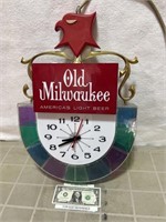 Vintage OLD MILWAUKEE Beer advertising clock
