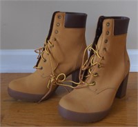 Timberland Women's Boots. Size 8.