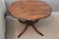 Oval Wooden Side Table 25.5x20.5x17H