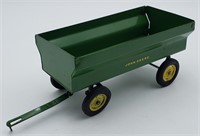 Vintage 1/16 Scale Ertl John Deere Flarebox Wagon