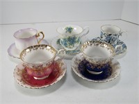 TRAY: 5 ROYAL ALBERT CUPS AND SAUCERS