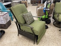 PROVIDENCE 5 PC PATIO SET W/RECLINER NEW