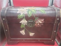 Very nice wooden decorative chest