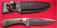 112 - HUNTING KNIFE W/ LEATHER SHEATH (D12)