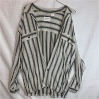 Black and White Lightweight top Sz Large