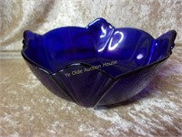 Heavy Cobalt Art Glass Centerpiece Bowl