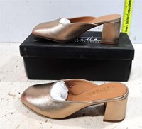 New Nanette Lepore Women's Size 7 Champagne