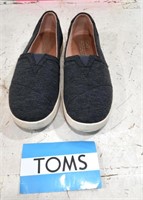 Used Tom's Women's Pre Owned Size 7 Avalon Loafer