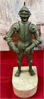 11 - MEDIEVAL KNIGHT STATUETTE (N13)