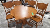 Wooden Kitchen Table, 4 Chairs and a leaf,