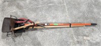 NEW - Black and Decker bow rake, shovel, hand