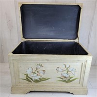 Green Chest with Flowers