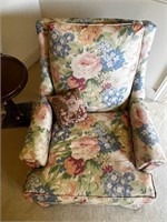 Roller front legs side chair