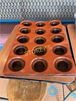 12 Silicone Muffin Tins - ~4 x 2 Units