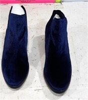 New Dolco Vita Women's Size 10 Navy Velvet Ankle B