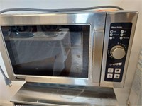 AMANA COMMERCIAL MICROWAVE USED