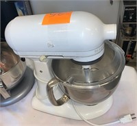 USED KITCHENAID ARTISAN + BOWL+ 2 TOOLS