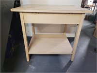 Small country table. 26x29x23
