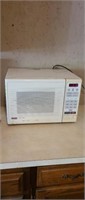 Welbuilt turntable microwave oven, guaranteed to