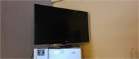 Samsung 40 inch flat screen TV witb remote,