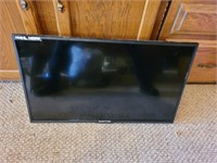 Sceptre 32 in MHL HDMI flat screen TV with remote