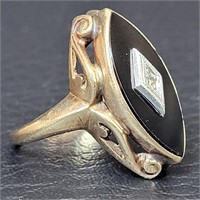 10K Gold, Onyx & Diamond Ring - Appraisal $465