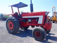 1971 International 1066 2WD Tractor