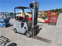 Towmotor T50 Forklift