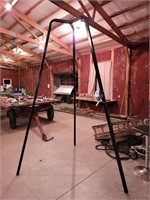 Tripod Game Hanging Stand