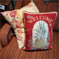 2 Throw Pillows (Floral Down / Welcome)