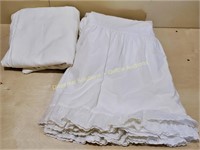 King Eyelet Bed Skirt & Fitted Sheet