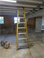 Werner fiberglass 8' ladder