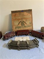Lionel Engine 8 Train Set with box and tracks