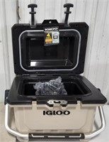 (CY) Igloo Cooler keeps cold up to 4 days. 24 qt.