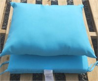 (CY) Arden Selections pillow & cushion set.
