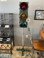 HARDWIRED TRAFFIC LIGHT ON STAND NEW
