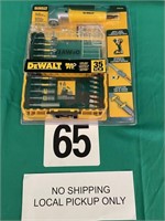 DEWALT RT ANGLE ATTACHMENT W/SCREWDRIVING BIT SET