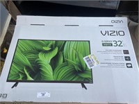 Vizio 32" HDTV with box and remote like new