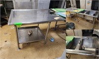9.5 FOOT SS TABLE W 2 SINKS