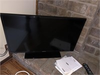 Samsung 32" TV, with Remote Control