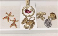 7 Vintage Pin Brooches - Clowns, Rooster, Flower +