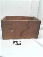 Vintage wooden box 19 1/2 x 12 x 10 3/4