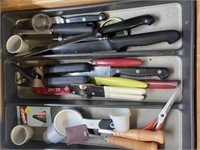 LOT: Kitchen Utensils - Can Openers, Knives, Etc.