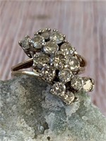 14K Gold & Round Cut Cluster Diamonds Ring 7.4g