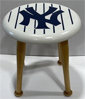 (T) New York Yankees Collectors Wooden Stool 12in