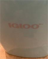 130 - IGLOO ICE MACHINE (E106)