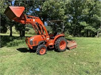 Kubota L2501 4WD tractor with loader