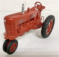 1/16 Farmall 400 Repainted Tractor