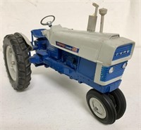 1/8 Ford Commander 6000 Tractor