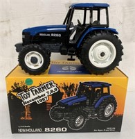 1/16 New Holland 8260 Toy Farmer '97/Box